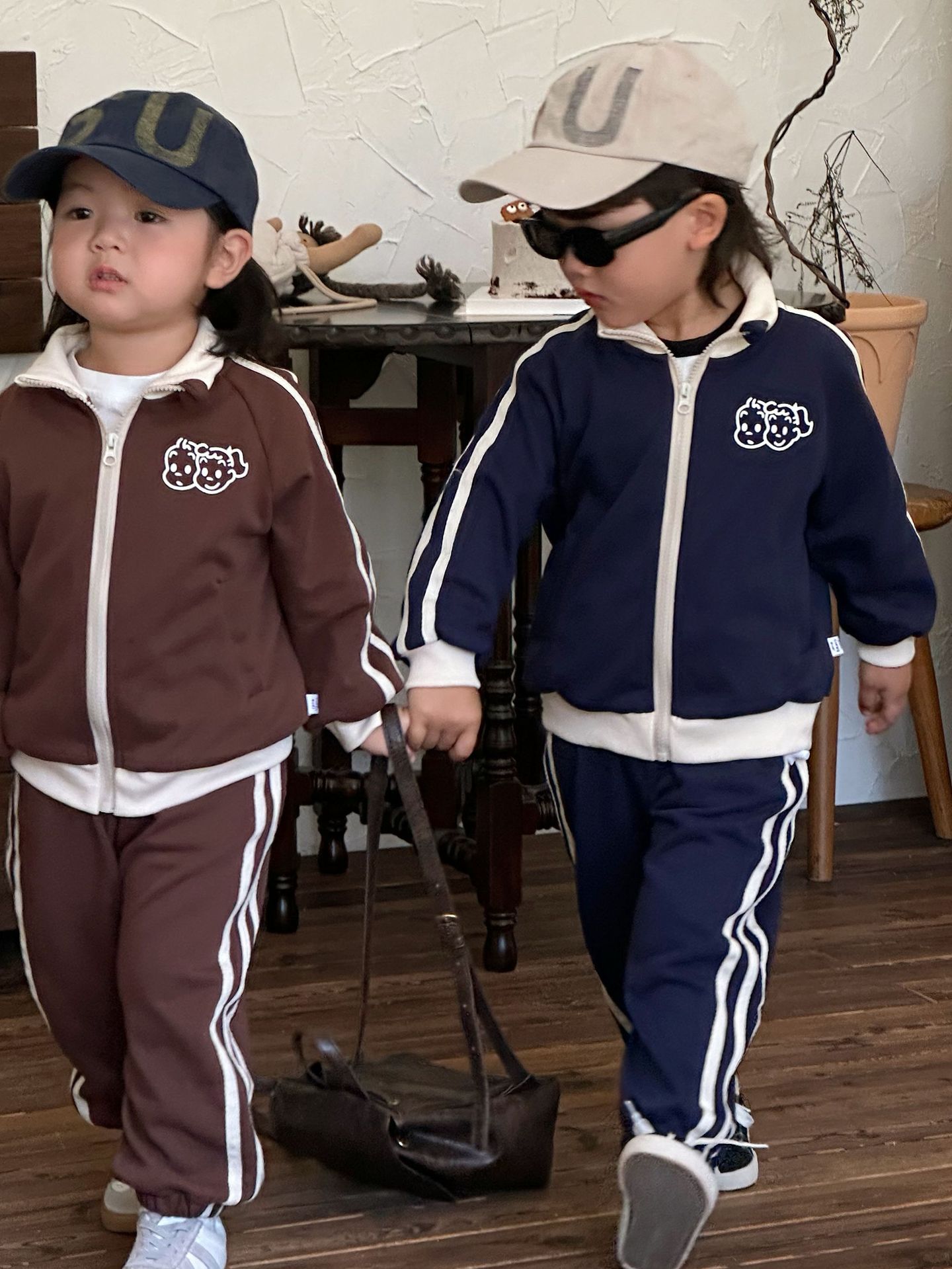 Children's 23 Autumn New Boys and Girls' Cartoon Letter Kindergarten Sweater Pants Two Piece Set_voghion.com