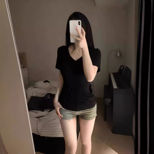 V-neck short-sleeved T-shirt for women in summer new slim fit and slim hot girl American high-waisted short top trendy