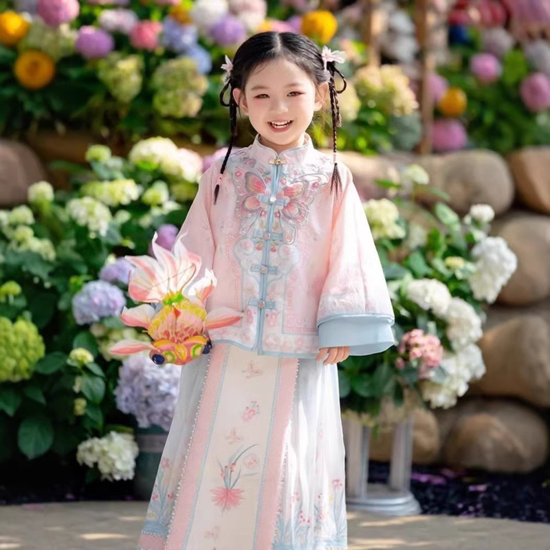 New Style Traditional Chinese Clothing for Girls, Suitable for Daily Wear, Hanfu for Girls, Qing Dynasty Ancient Costume, Princess Tang Suit, Cheongsam for Girls New Style Traditional Chinese Clothing for Girls, Suitable for Daily Wear, Hanfu for Girls, Qing Dynasty Ancient Costume, Princess Tang Suit, Cheongsam for Girls