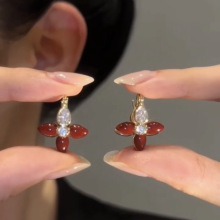 复古酒红色四叶花耳钉小众轻奢锆石星芒耳扣独特高级感氛围感耳饰