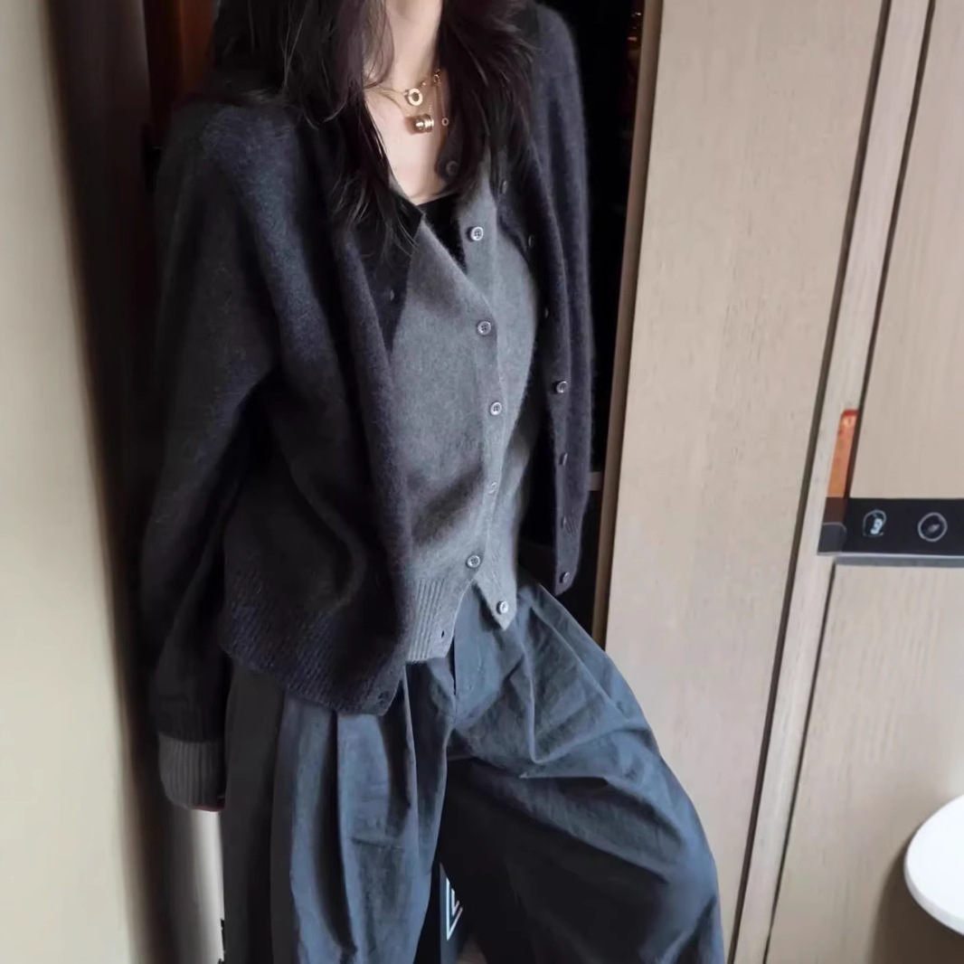 100 메리노 울 카디건 여성 가을과 겨울 그레이 가짜 투피스 니트웨어 고급 올드 머니 윈드 스웨터 코트