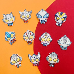 アニメq版ウルトラマンのブローチバッジのペンダント