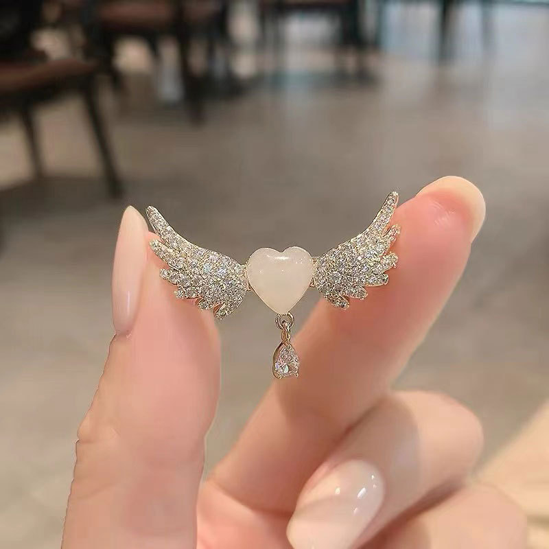 Elegant Glam Heart Shape Wings Alloy Inlay Zircon Women's Brooches display picture 2