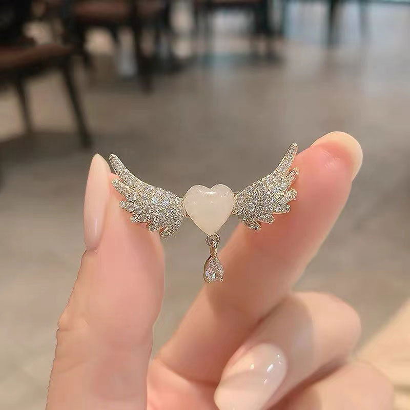 Elegant Glam Pin Heart Shape Wings Alloy Inlay Zircon Women's Brooches display picture 2