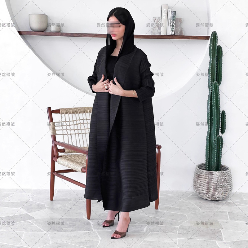 Middle East Dubai Women's Robe Miyake Pleated Cardigan Coat Large Cape Abaya Muslim Clothing Middle East Dubai Women's Robe Miyake Pleated Cardigan Coat Large Cape Abaya Muslim Clothing
