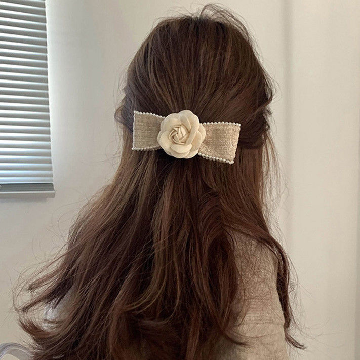 Tweed + Camellia Zachte clip in Chanel-stijl voor dames, strikaccessoire, clip voor achter op het hoofd, haarversiering_voghion.com