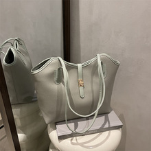 休闲洋气皮带装饰锁扣2025新款秋时尚大容量质感单肩手提托特女包