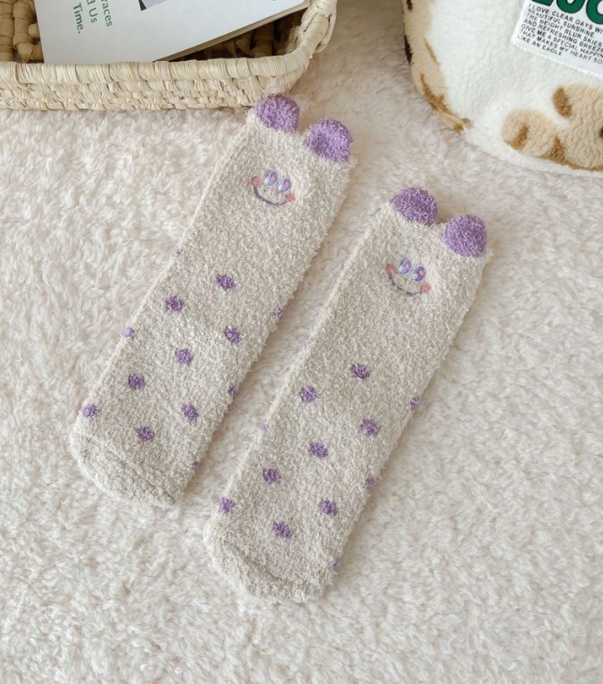 Calcetines de Piso de Terciopelo Coral de Poliéster Antiolor y Bordados para Invierno