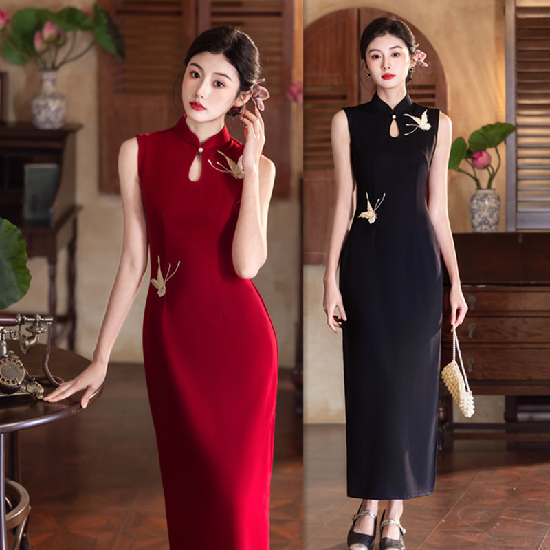 Hong Kong Style 2026 Embroidered Sleeveless Long Bridal Toast Dress, Modernized New Chinese Style, Young Mother's Traditional Chinese Style Qipao Dress