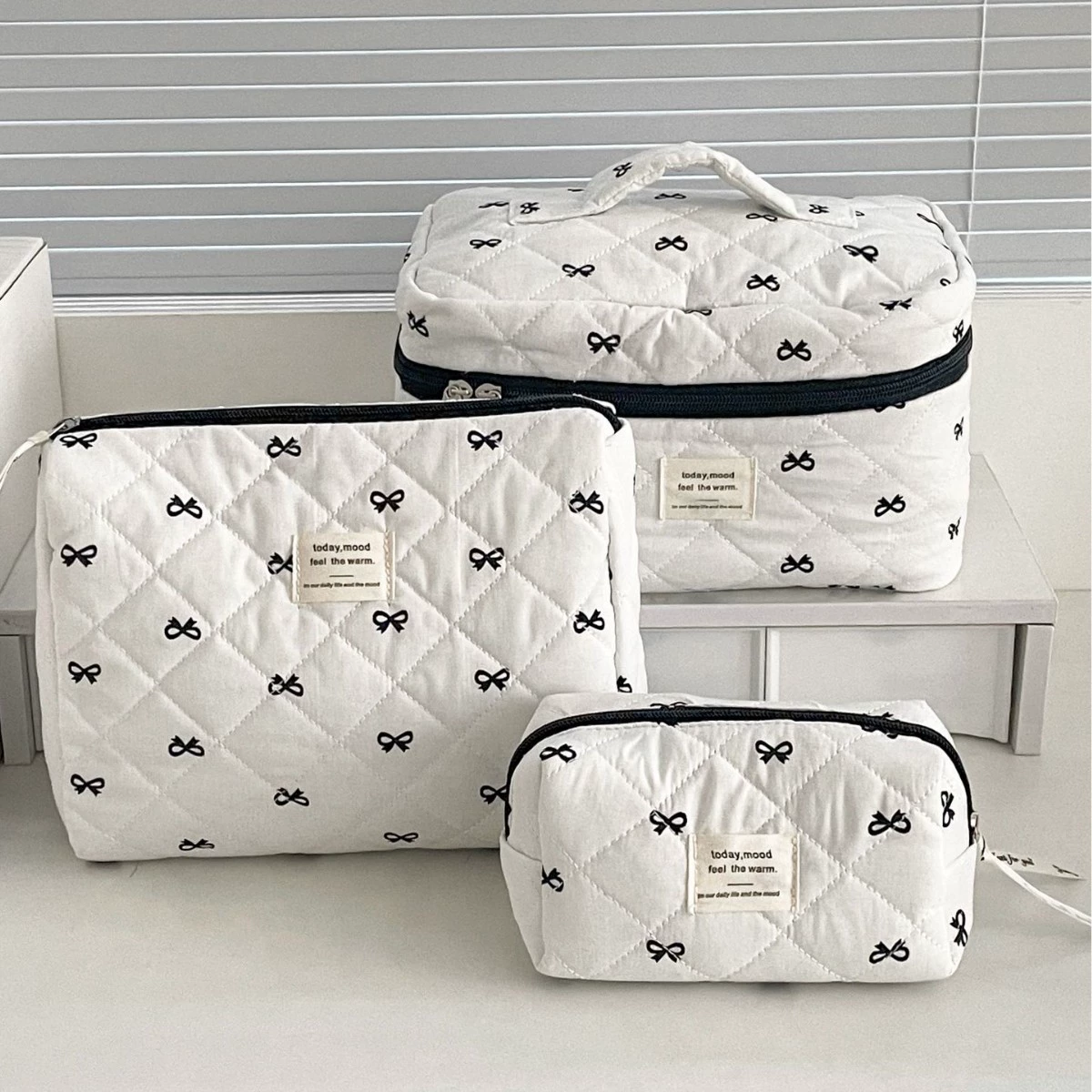 Capacious cosmetic bag with bow, handheld soft organizer bag, flowered