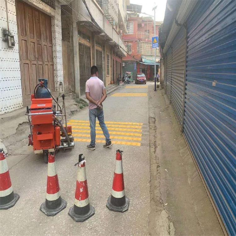 顺德区热熔车位划线团队 交叉网格标线 停车场画线设计公司