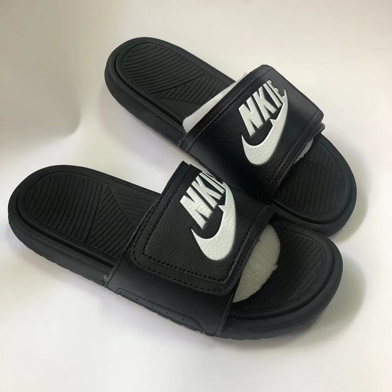 2023 nuevas zapatillas antideslizantes de aire caliente sandalias de verano para hombres zapatos antideslizantes de Interior para el hogar moda casual zapatillas de hombre al aire libre