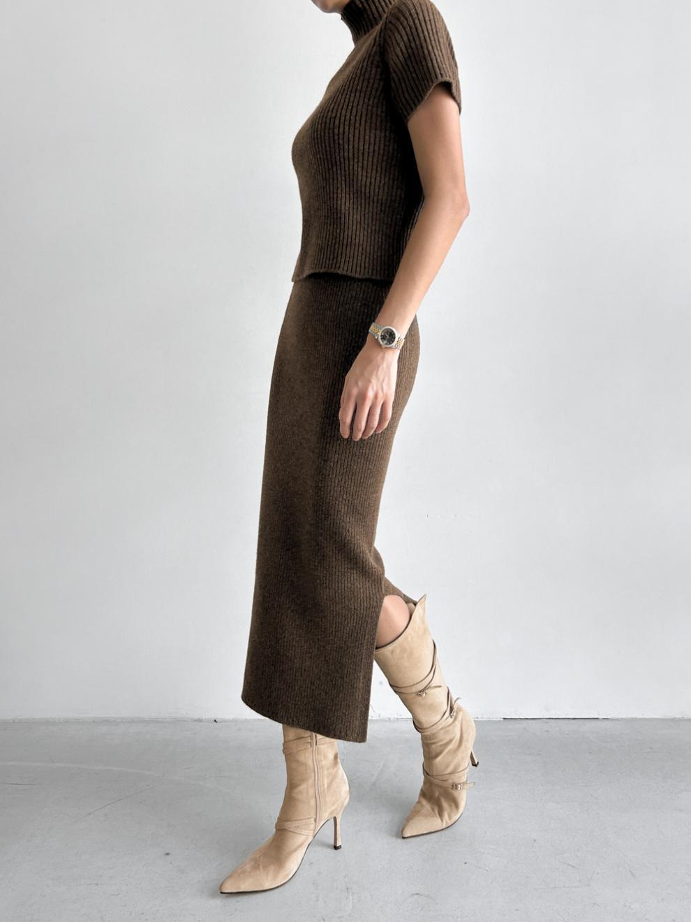 Abbigliamento donna chic primavera retrò temperamento collo alto versatile maglione a maniche corte + gonna con spacco sui fianchi tailleur gonna_voghion.com