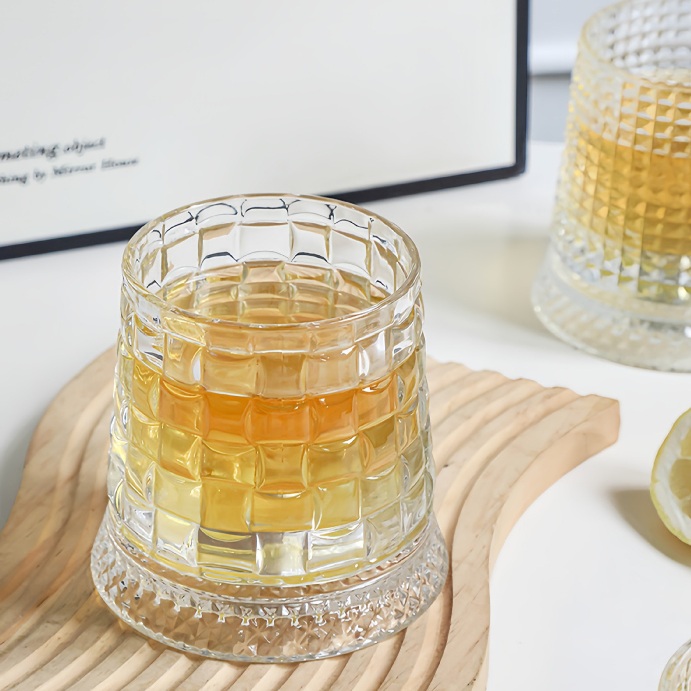 Diseño creativo taza de vino extranjero descompresión doméstica con base taza giratoria taza de vidrio taza de whisky taza de cerveza