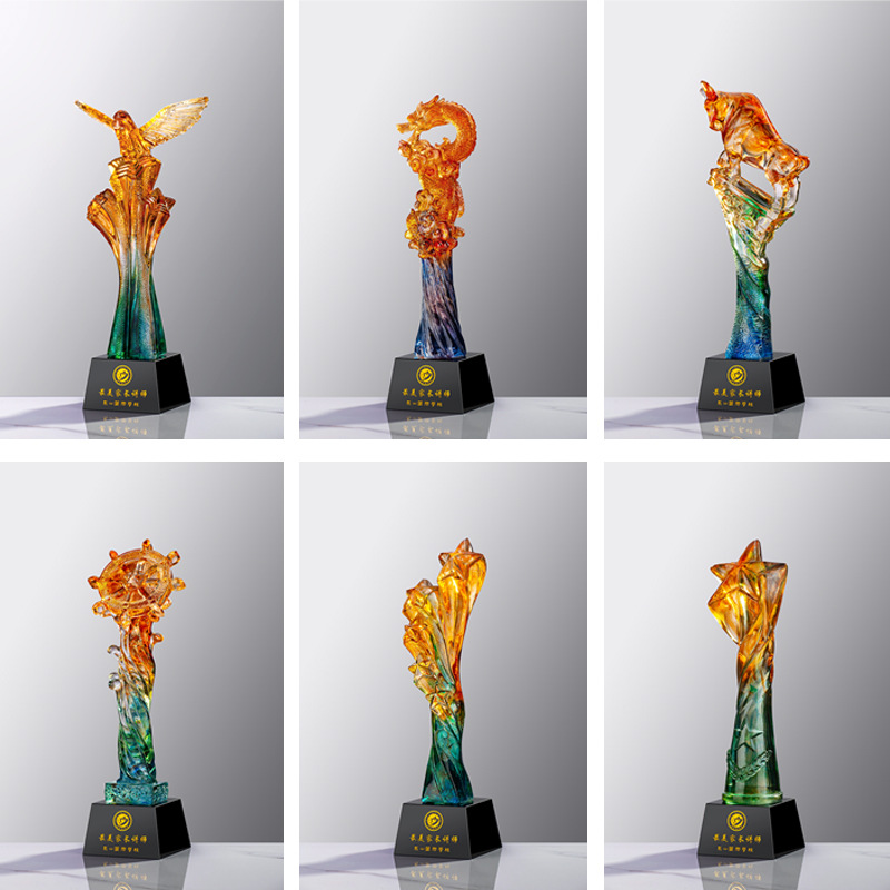 Trofeos de cristal Folletos de eventos de competencia personalizados Medallas de excelentes empleados Recuerdo de resina Ornamentación Trofeos de baile