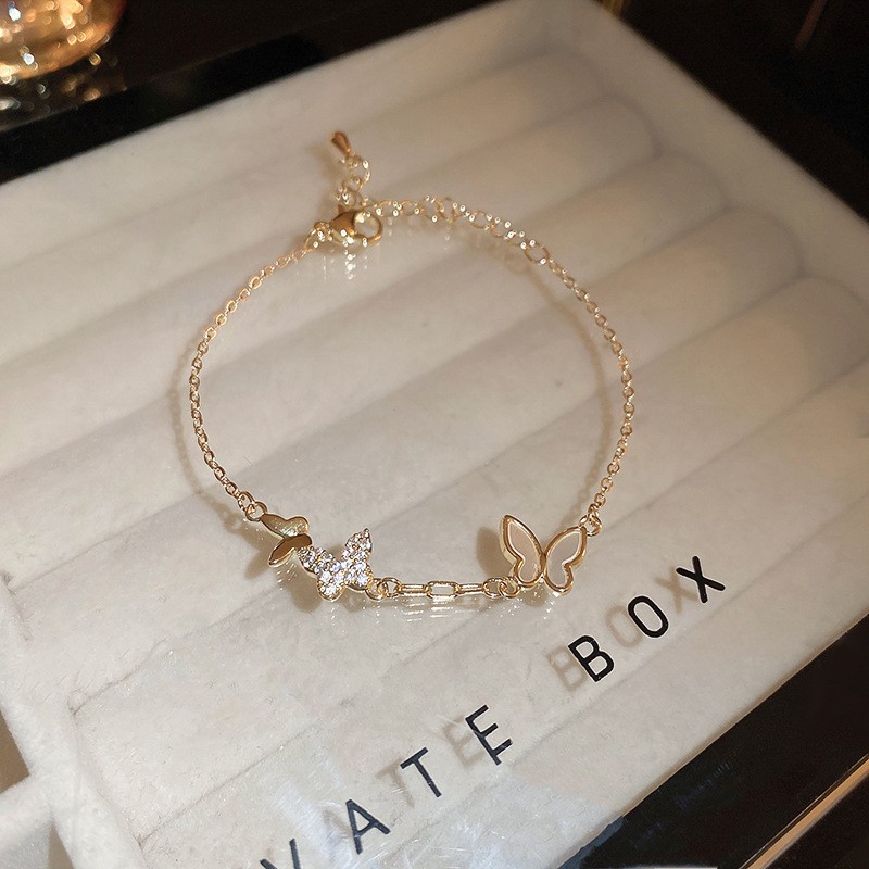 Pulsera de flores de metal transfronteriza europea y americana, nicho femenino, sentido de alta gama, pulsera simple y versátil, accesorios de joyería de lujo ligeros de moda