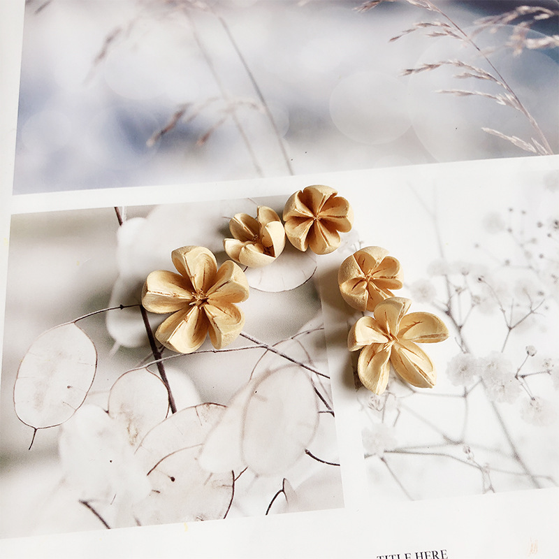 Floral Craft Supplies DIY Flower Material Kit for Handmade Wreath Making, Including Fantasy Blossoms, Dried Fruits, Pine Cones, Everlasting Flowers, Perfect for Valentine's Day Decorations