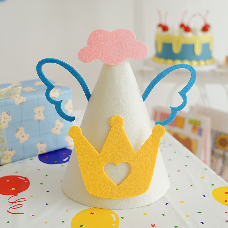하얀 천사 색깔의 생일 모자