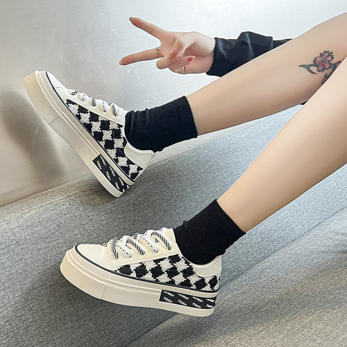 Xiaoxiangfeng checkerboard canvas shoes for women  new niche design ins trendy thick-soled versatile small white sneakers