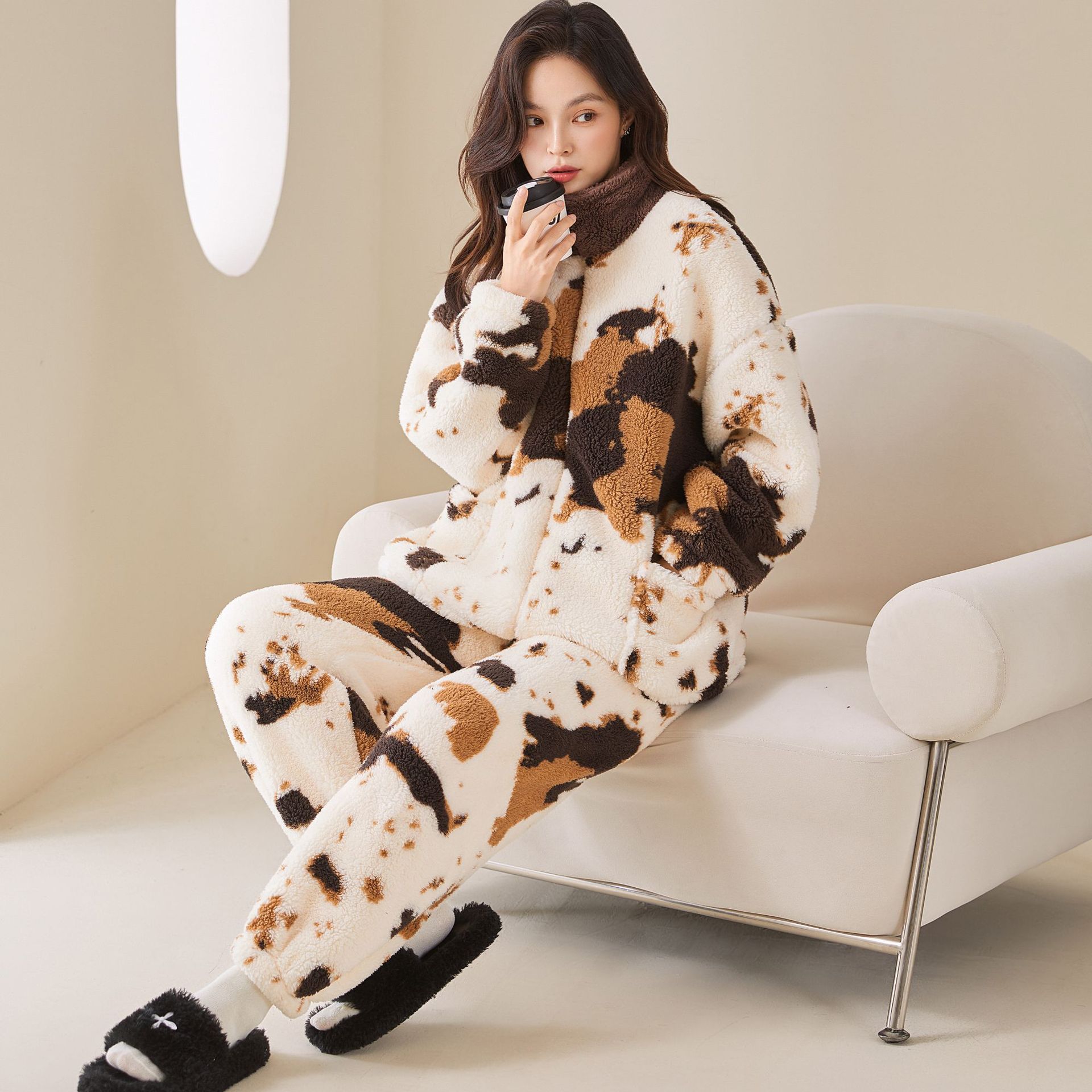 2025 Pajamas Women's Autumn and Winter New Flannel Home Clothes Coral Fleece Thickened Velvet Zipper Warm Clothing Set