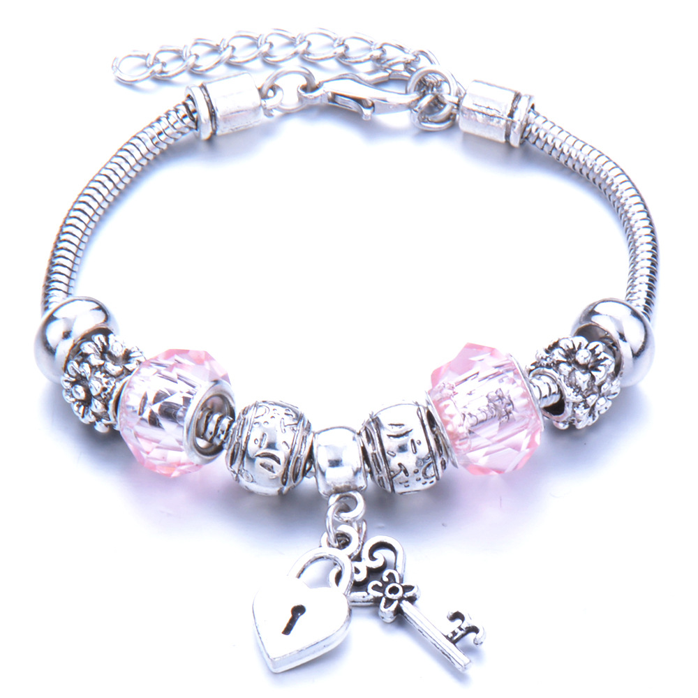 Ethnic Beaded Bracelet With Crown Pendant And Lobster Clasp_voghion.com