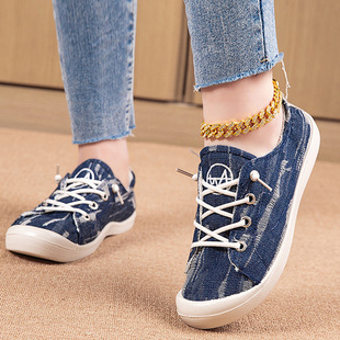 2025�¿��a36-43�aУ�@����ЬŮ�ļ��������eţ���\��ƽ��ŮЬ