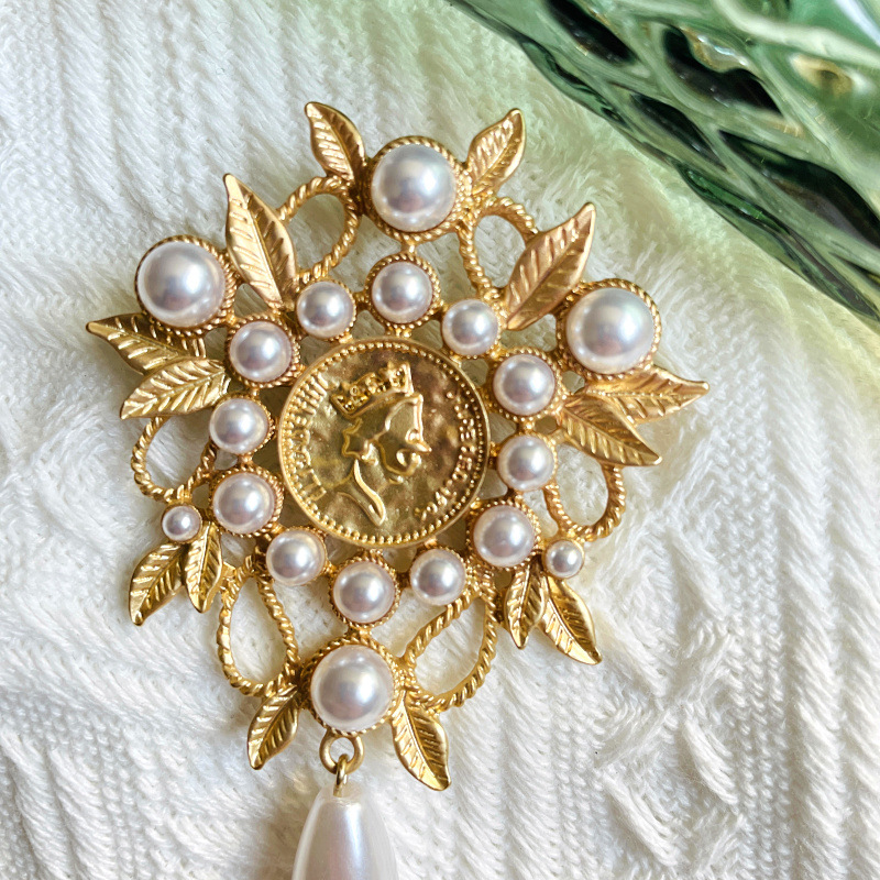 22g Weight Pearl Inlay Material Brooches Classification Holiday Occasion Alloy Material Leaf Pattern All Seasons Season Women's Gender Inlay Design Vintage Style, Simple Style Style Vintage Style Simple Style Pin Leaf Alloy Inlay Pearl Women's Brooches 2