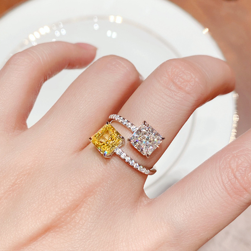 Moissanite Couple Ring With Four Claw Setting And Adjustable Band_voghion.com