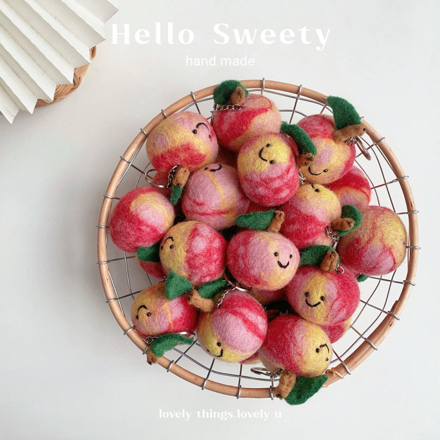 Nepal hecho a mano lana fieltro melocotón fruta colgante llavero bolso colgante chicas mejores parejas regalo lindo