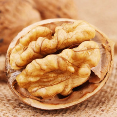 新疆特产185纸皮核桃500g新货批发新鲜即食零食核桃仁薄皮生核桃