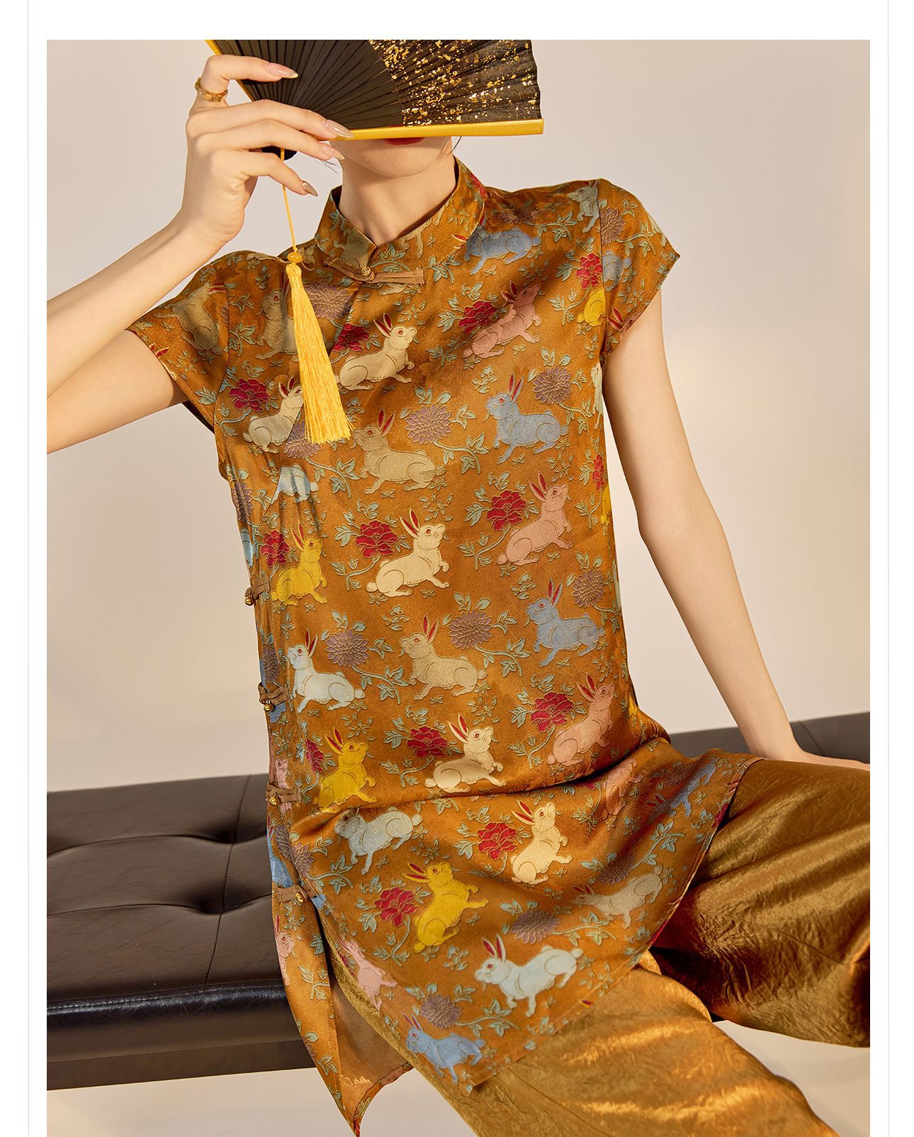 Đầm suông midi chữ A vải rayon thêu hoa cách tân cổ điển Trung Quốc — Màu đỏ san hô, Màu caramel chi tiết 26