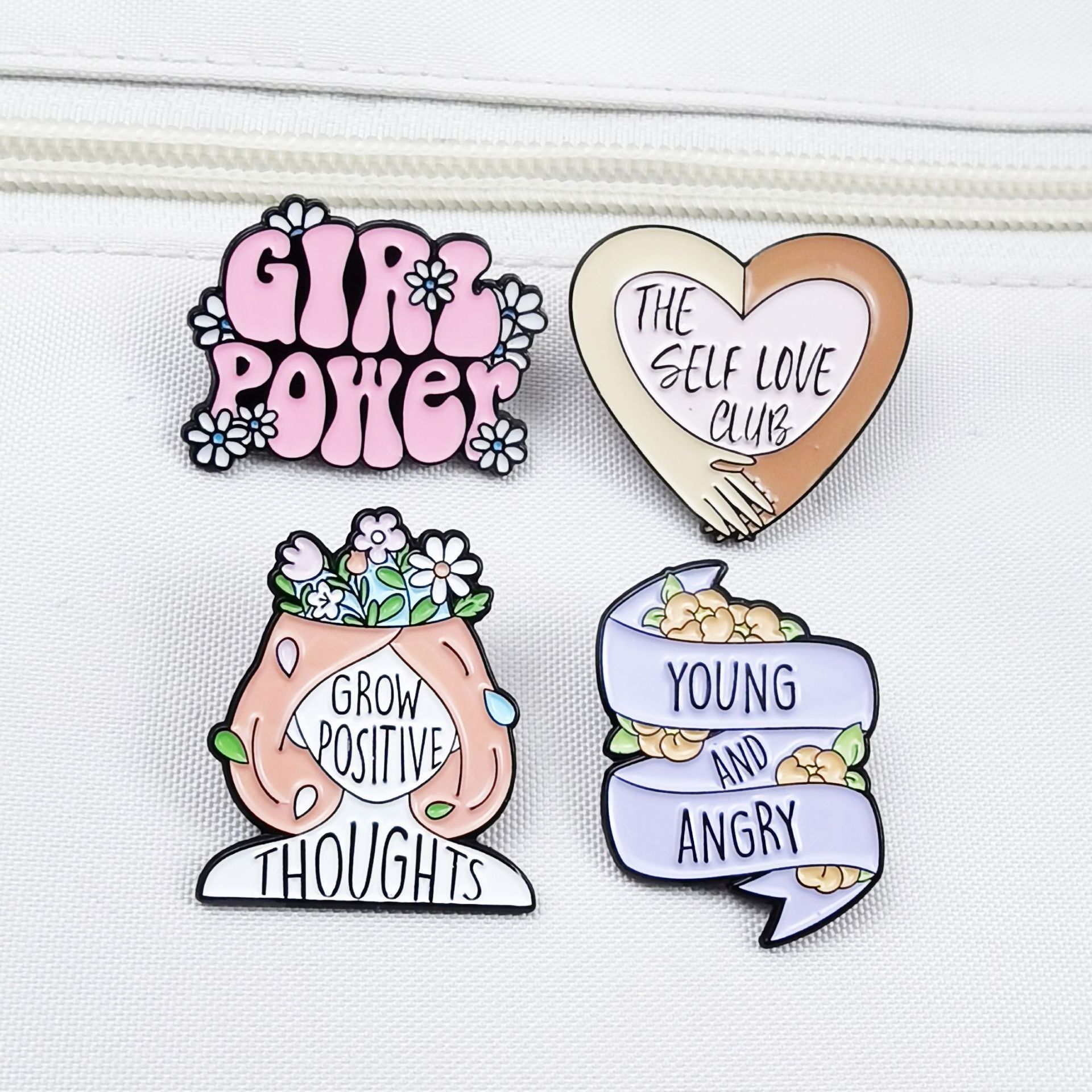 Broche de moda de letras en inglés europeo y americano Accesorios de joyería simple Insignia de metal Ropa de niña transfronteriza Insignia de pin image 3