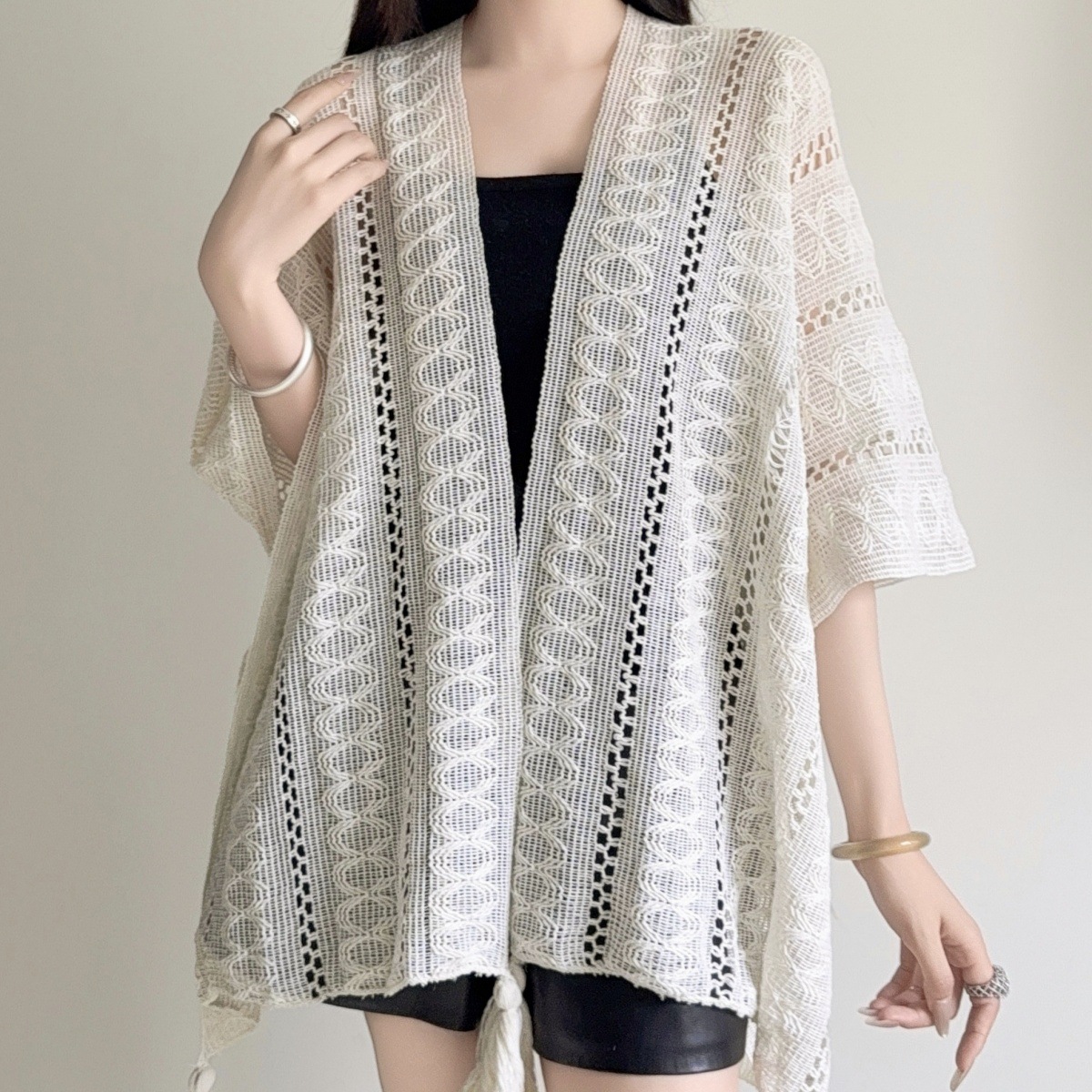 Ethnischer Strickschal Mit Lochmuster Als Cape Für Damen_voghion.com