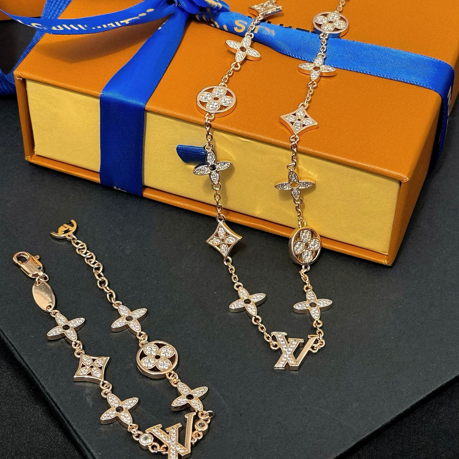 2025 New L Brand High-End Versatile Fashion Exquisite Bracelet and Necklace Celebrity Influencer Style Elegant Set Wholesale