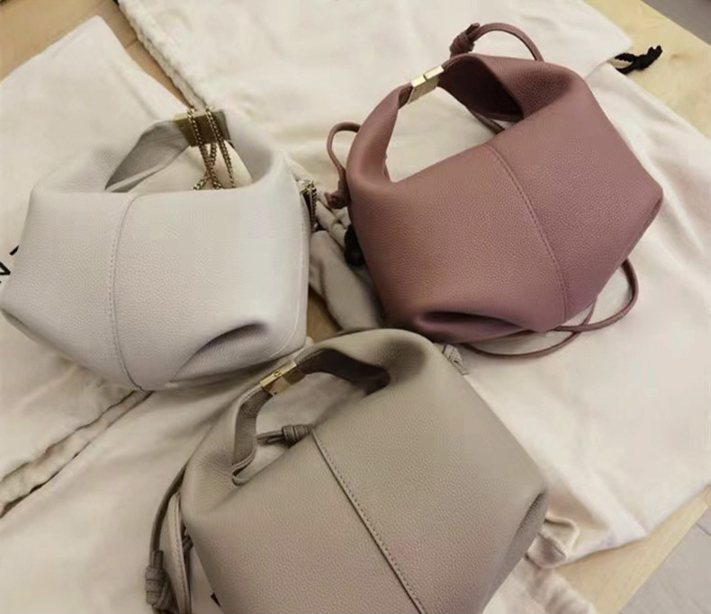 Umhängetasche, neue Dumpling-Lunchtasche aus echtem Leder in Top-Qualität, High-End-Crossbody-Handtasche im Nischendesign, Cloud-Tasche, Lunchbox-Tasche._voghion.com