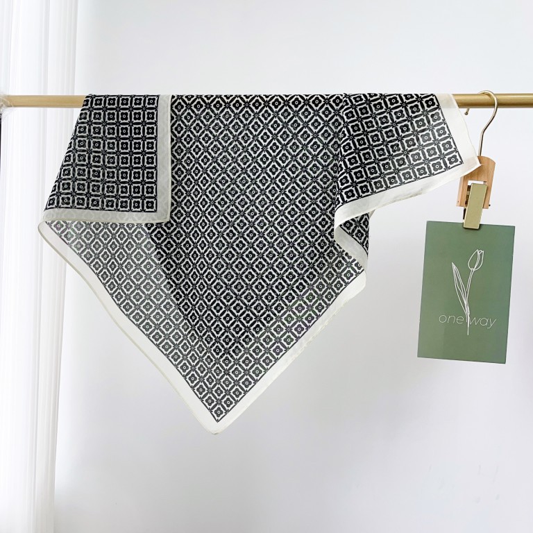 Pañuelo de seda estilo dinero viejo mujer 2025 nuevo estilo algodón de seda todo fósforo bufanda cuadrada decorativa de alta calidad bufanda pequeña profesional bufanda delgada