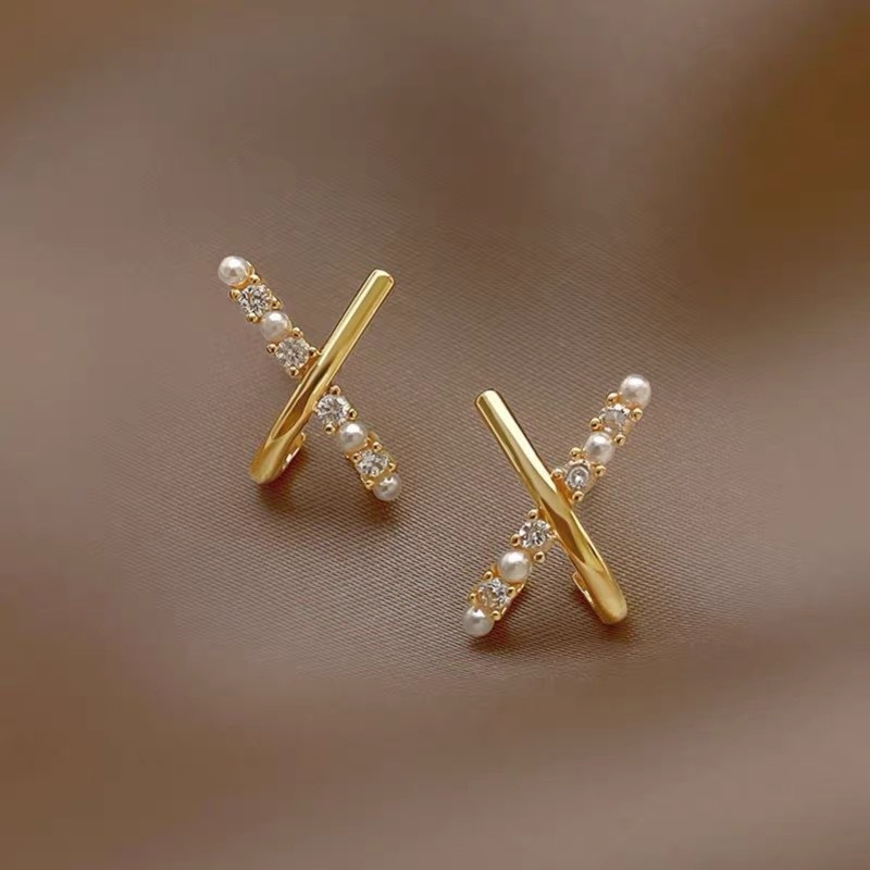 精致小巧X交叉珍珠耳钉高级感个性百搭潮耳环女网红气质锆石耳饰