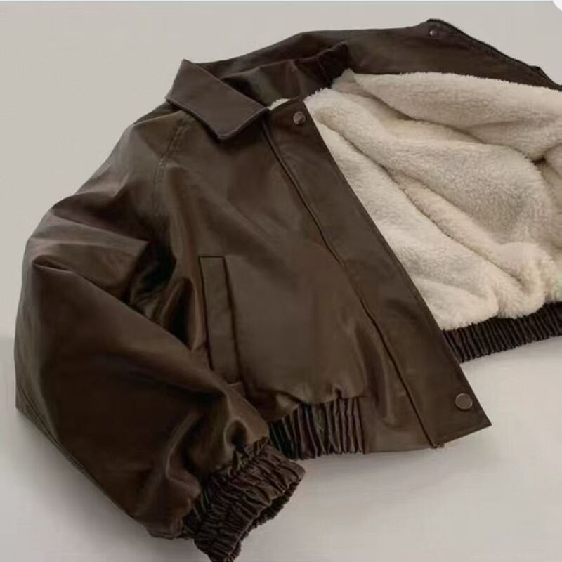 2026 autumn/winter Korean-style fleece-lined leather jacket for women, loose-fitting, thickened, new style, short-length top for petite figures