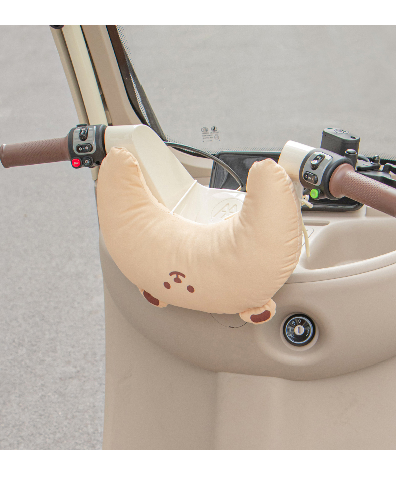 Tricycle children's anti-collision pad is suitable for Aima, Jinpeng, and Yadi, with an extra-thick and enlarged design to protect babies' heads from collisions