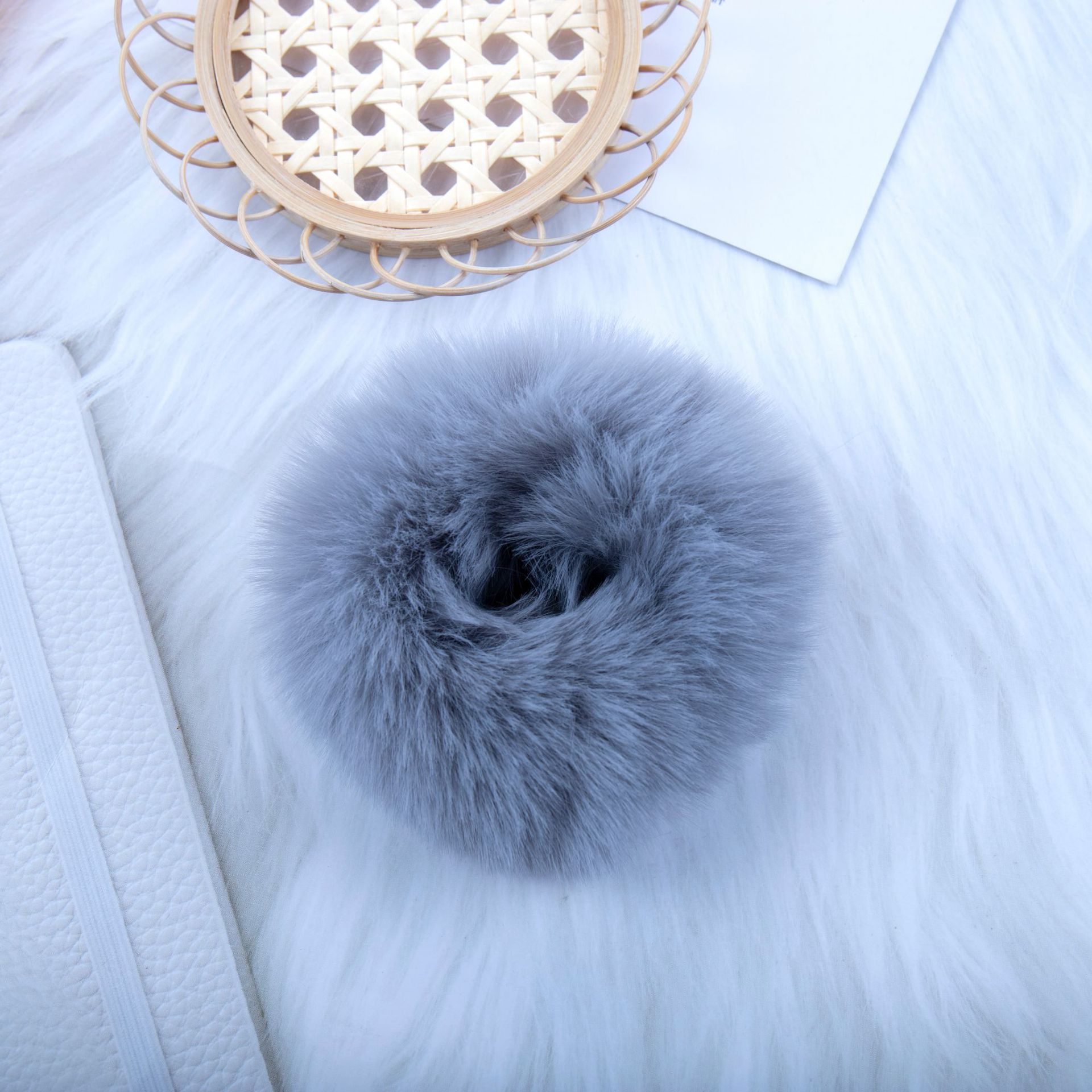 깊은 공간 애쉬