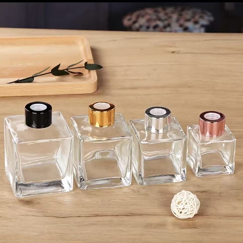 Wholesale Square Aromatherapy Bottles 50ml Glass Empty Bottles High Aesthetic Value Home Bedroom Toilet Diffuser Bottles Glass Dispensing Bottles