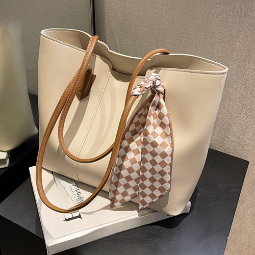 Daily Commute Large Capacity Bag for Women 2024 Summer Simple and Versatile Tote Bag Unique Fashion Shoulder Bag