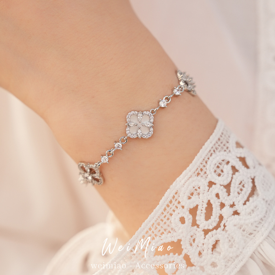 Zirconium Fritillaria Lucky Flower Draw Bracelet ligero de lujo nicho temperamento exquisito personalidad joyería de moda