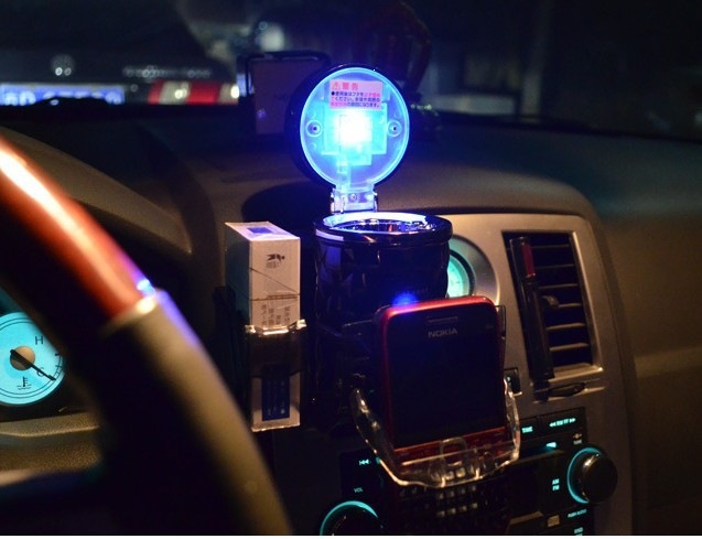 Car-Mounted Ashtray with Creative Hanging Design for Air Vent, Personalized Interior with Led Light, Multifunctional with Lid for Vehicle Use