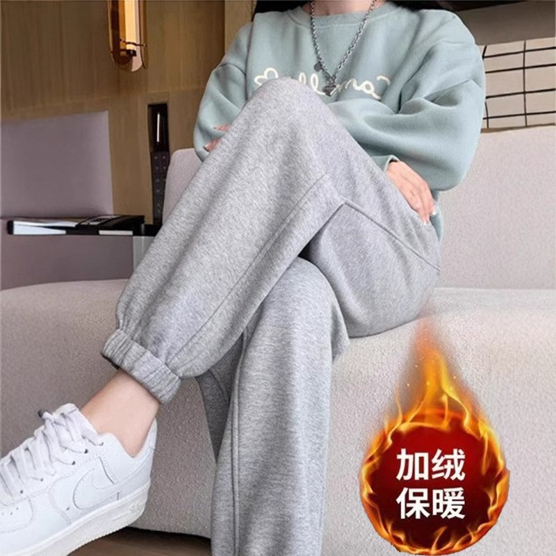 솔리드 컬러 레깅스와 벨벳 팬츠