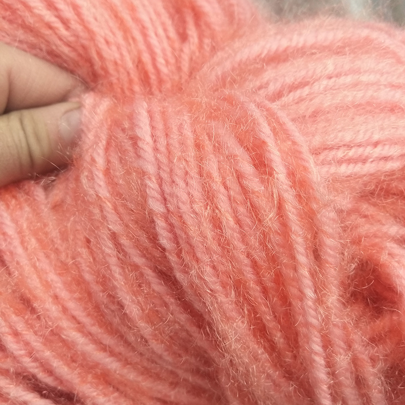 松鼠绒纱线中粗围巾线亮丝绒绒线手工钩帽子大分量毛线绞纱宝宝线