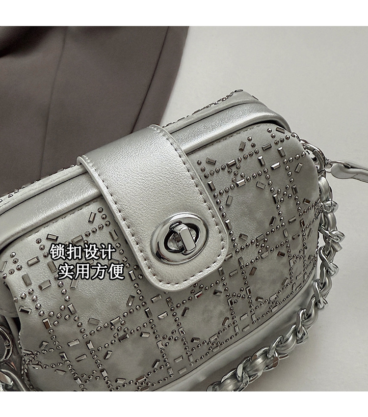 Summer bag: Women's hot diamond lock chain hand-held bucket bag 2025 New style denim blue single-shoulder fashionable crossbody bag Item Picture