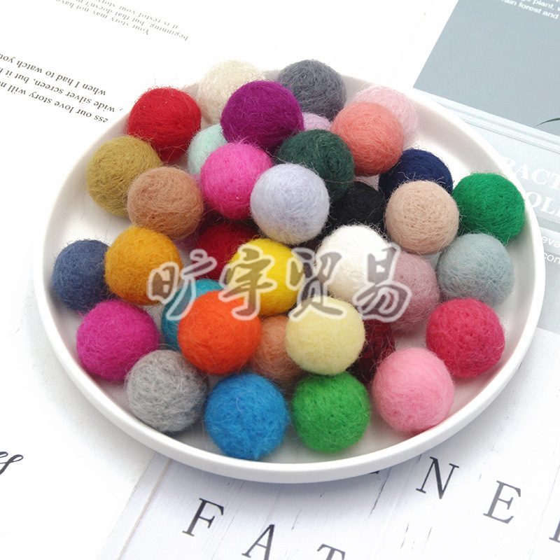 Wool felt Ball 2cm earrings pendant hair accessories color wool ball wool ball poke music handmade DIY material Wool felt Ball 2cm earrings pendant hair accessories color wool ball wool ball poke music handmade DIY material
