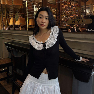 Doe25 Early Spring New Retro French Lace Round Neck Stretch Slim Knitted Cardigan Women's Black Top
