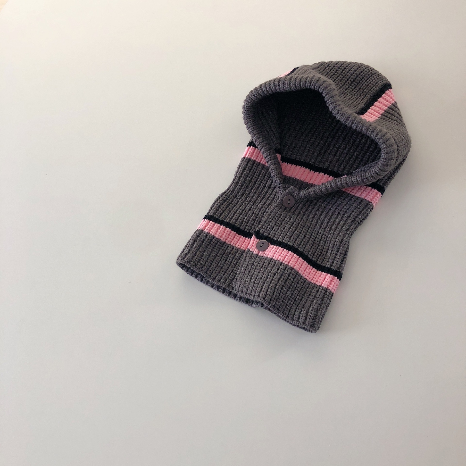 그레이 파우더 스트라이프 통합 귀 보호 캡